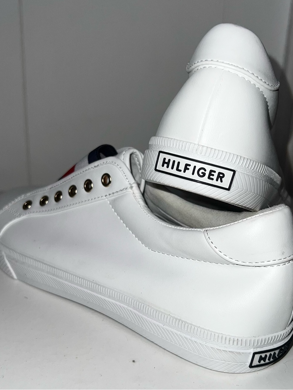 Tommy Hilfiger White Low-Top Sneakers with Flag Accent(#002)